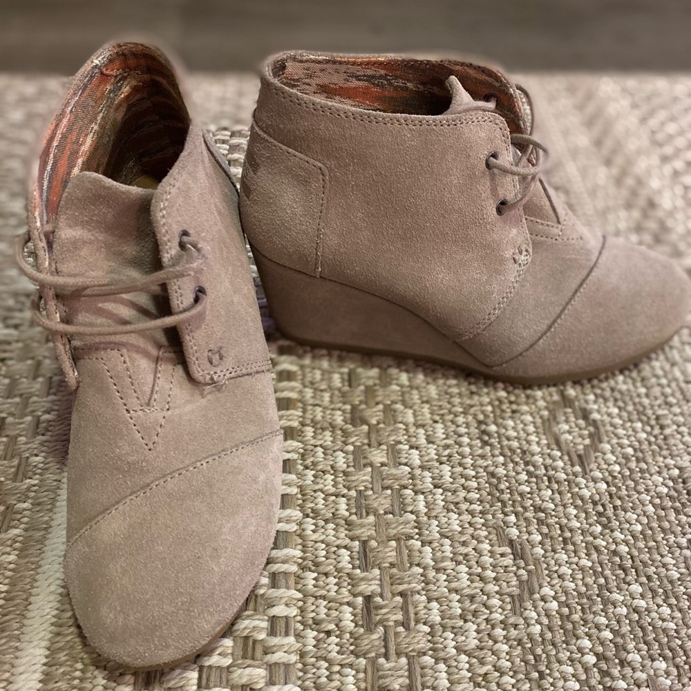 Toms Wedge lace up shoes